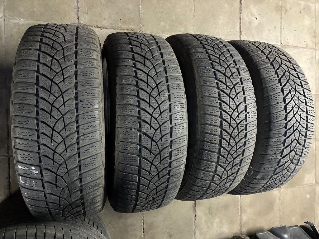 Set winterbanden 205/60R16 96H goodyear ultra grip runflat, Auto-onderdelen, Ophalen, Gebruikt, 16 inch, Band(en)