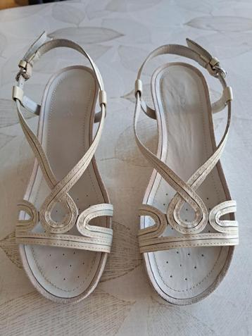 Damesschoenen/sandalen met sleehak -maat 36- Geox-bewaardoos beschikbaar voor biedingen