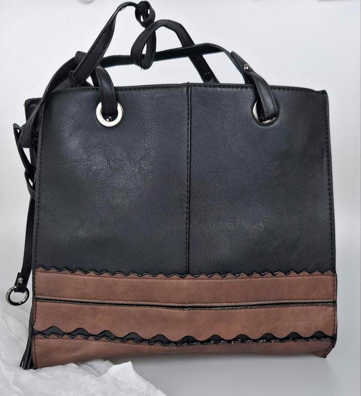 Zwarte handtas voor dames — Nieuw — Chique en praktisch, Handtassen en Accessoires, Tassen | Damestassen, Nieuw, Handtas, Zwart