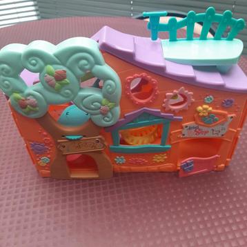 Little pet shop huisje beschikbaar voor biedingen