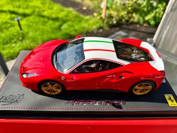 FERRARI 488 GTB ROSSO CORSA RACE VERSION LAUDA 1/18 BBR disponible aux enchères