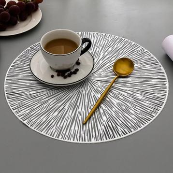 Lot de 12 sets de table ronds argentés Ø38 cm beschikbaar voor biedingen