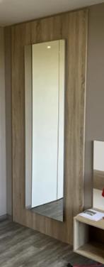 Grote spiegel 200 x 60 op houten achterwand, 200 cm of meer, Nieuw, Ophalen of Verzenden, 100 tot 125 cm
