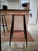 Twee mooie  design bar stoelen met bruine zitting, Ophalen