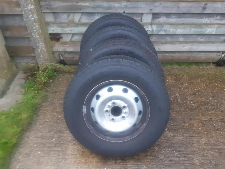 winterbanden op velg, Auto-onderdelen, Banden en Velgen, Banden en Velgen, Winterbanden, 15 inch, 215 mm, Bestelwagen, Gebruikt