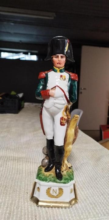 Porseleinen beeldje van Napoleon 1970 beschikbaar voor biedingen