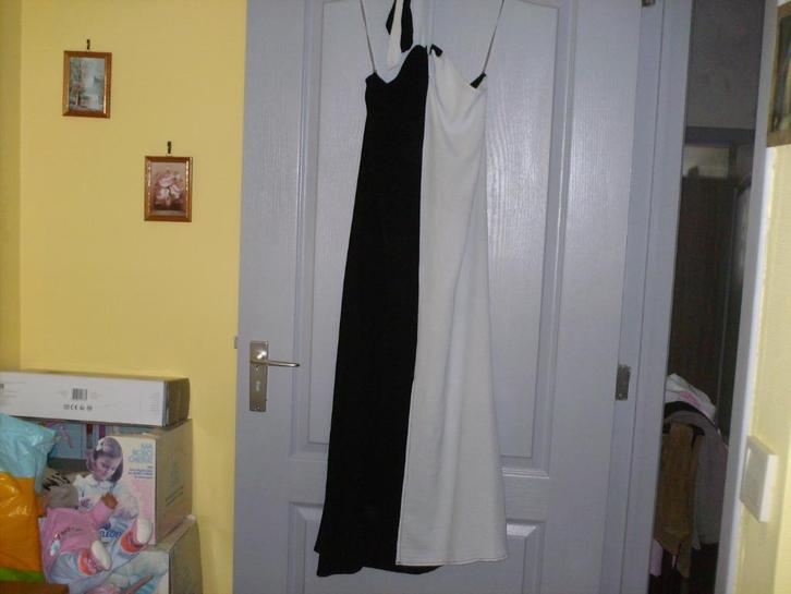 a vendre robe pour dame, Kleding | Dames, Jurken, Nieuw, Overige kleuren, Onder de knie, Ophalen of Verzenden