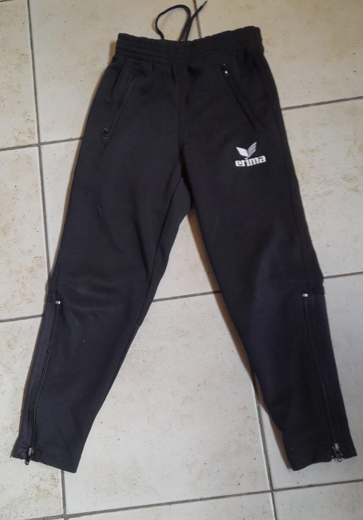 zwarte trainingsbroek 128, Ophalen of Verzenden, Nieuw, Jongen, Sport- of Zwemkleding