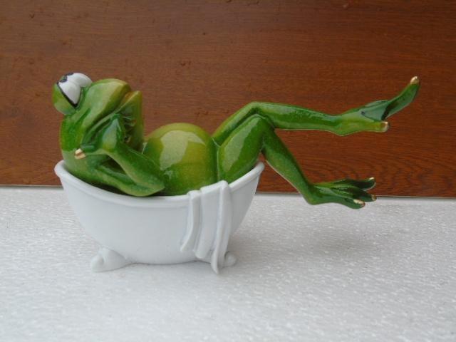 grenouille dans son bain , statue collection ..., Collections, Collections Animaux, Neuf, Statue ou Figurine, Reptile ou Amphibien