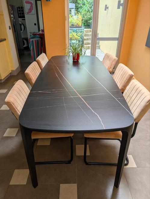 Eettafel Curvo volkeramisch, Huis en Inrichting, Tafels | Eettafels, Zo goed als nieuw, 100 tot 150 cm, 200 cm of meer, Vijf personen of meer