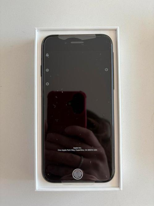 NIEUW IN VERPAKKING Apple iPhone SE (3rd generation), Telecommunicatie, Mobiele telefoons | Apple iPhone, 64 GB, Overige modellen