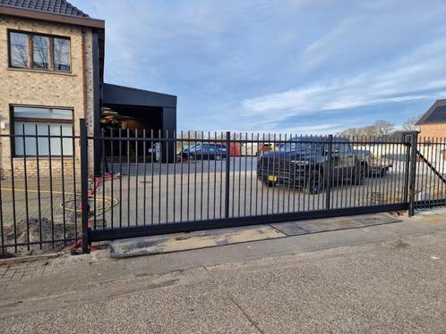 Vrijdragende spijlen schuifpoort of draaipoort ook automatis, Tuin en Terras, Tuinpoorten, Nieuw, Schuifpoort, IJzer, Ophalen