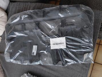 peugeot 208 bodemplaat  beschikbaar voor biedingen