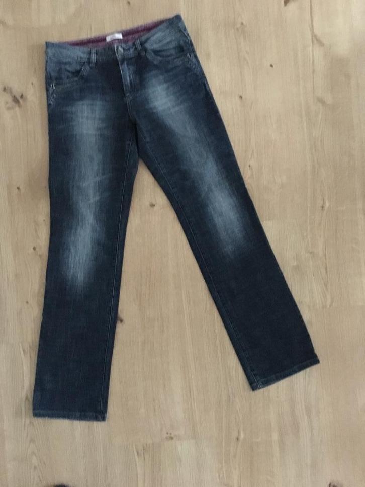 S.OLIVER, jean bleu taille D 38, Vêtements | Femmes, Jeans, Porté, W30 - W32 (confection 38/40), Bleu, Enlèvement ou Envoi