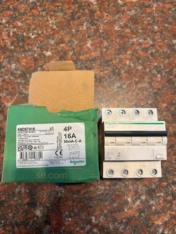 Schneider 4P 16A 30ma beschikbaar voor biedingen