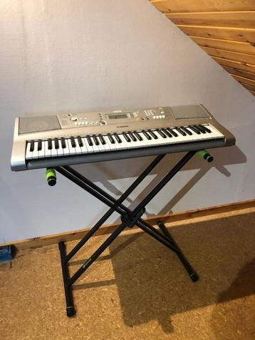 Yamaha keyboard PSR E303, Musique & Instruments, 61 touches, Connexion MIDI, Yamaha, Enlèvement