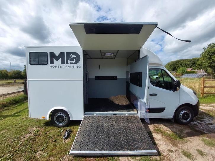 Paardencamionette te huur, Dieren en Toebehoren, Paarden en Pony's | Trailers en Aanhangwagens, Zo goed als nieuw, 2-paards trailer