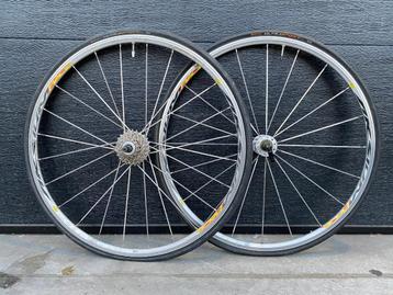 Mavic Aksium Race wielset met 10 speed body Shimano beschikbaar voor biedingen