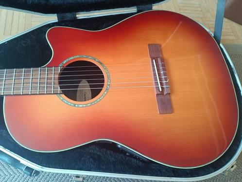 Ovation Celebrity CC243 (nylonsnaren) elektro-akoestisch, Muziek en Instrumenten, Snaarinstrumenten | Gitaren | Akoestisch, Zo goed als nieuw