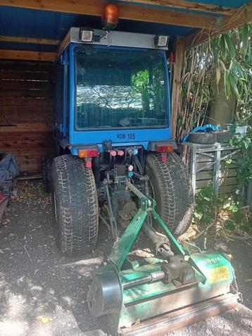 Iseki tractor 35 PK Hydrostatisch  met toebehoren  beschikbaar voor biedingen