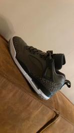 Jordan spizike low groene kleur, Kleding | Heren, Schoenen, Overige kleuren, Ophalen of Verzenden, Zo goed als nieuw, Sneakers