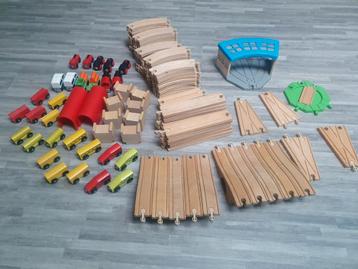 Houten trein IKEA  beschikbaar voor biedingen