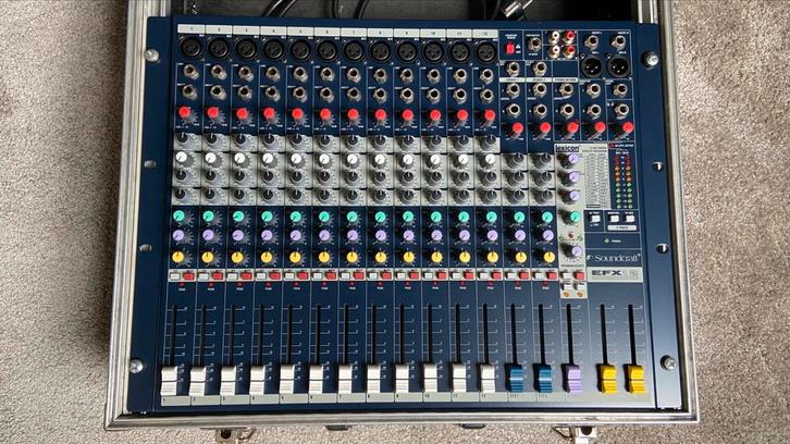 Mengtafel soundcraft efx 12 in nieuw staat., Muziek en Instrumenten, Mengpanelen, Zo goed als nieuw, 10 tot 20 kanalen, Microfooningang