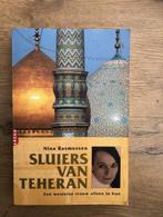 Sluiers van Teheran - een westerse vrouw alleen in Iran, Livres, Récits de voyage, Comme neuf, Asie, Enlèvement ou Envoi, Nina Rasmussen