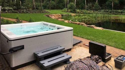 Bent u direct op zoek naar een spa / jacuzzi technieker, Jardin & Terrasse, Jacuzzis, Neuf, Fixé, Couverture, Filtre, Pompe, Escalier