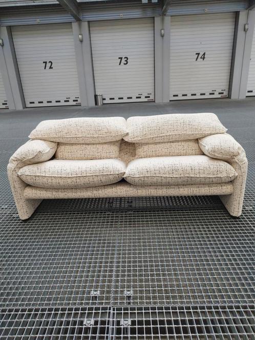 Cassina Maralunga 40 2.5 zits opnieuw bekleed 190 breed, Huis en Inrichting, Zetels | Zetels en Chaises Longues, Nieuw, Driepersoons