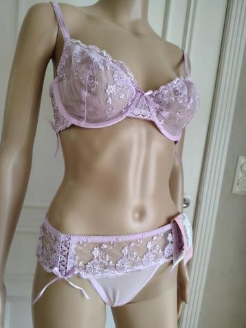 nieuw lingerie setje   beschikbaar voor biedingen