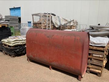 Mazoutton 2400 l beschikbaar voor biedingen