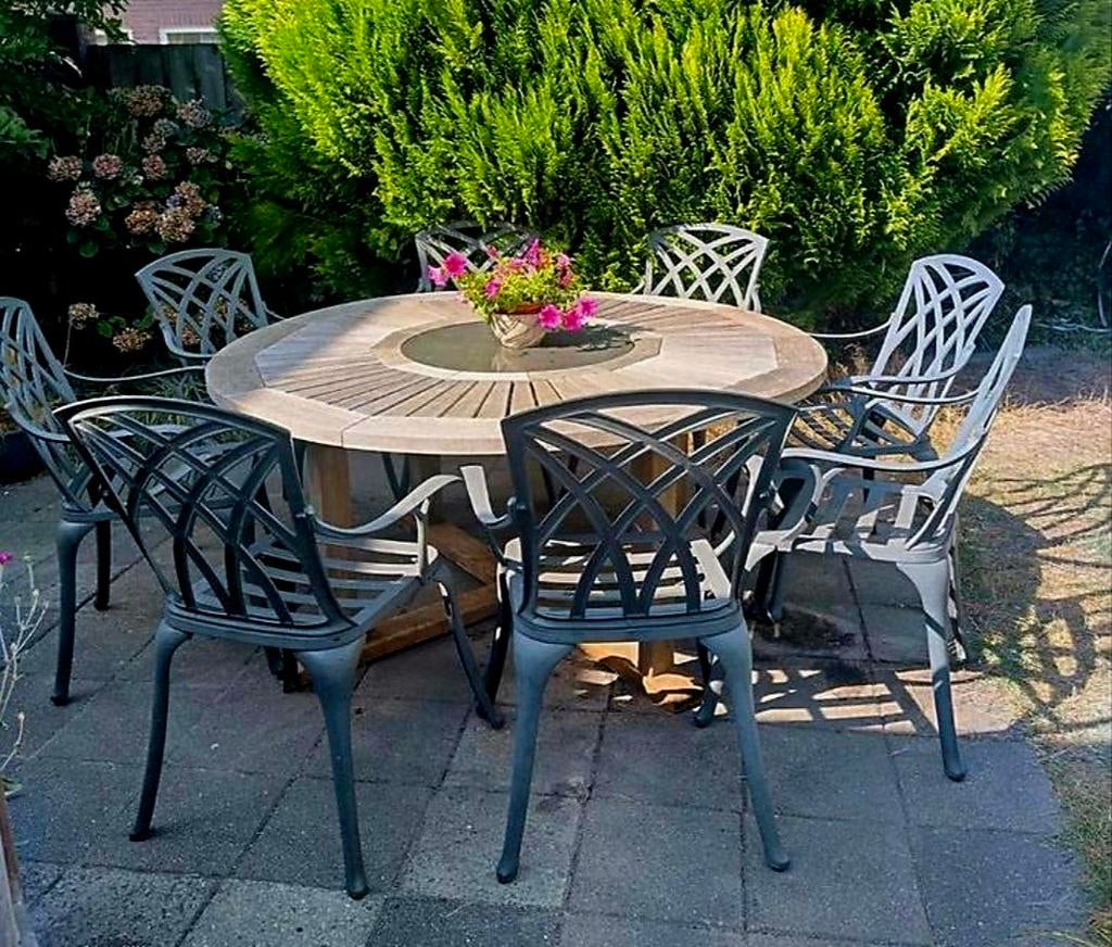 Grote hardhouten ronde tuintafel met granieten draaiplateau., Tuin en Terras, Tuinstoelen, Gebruikt, Hout, Ophalen