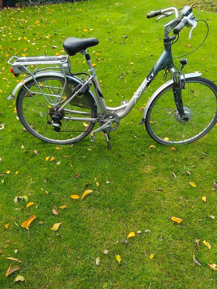 Elektrische damesfiets, Fietsen en Brommers, Elektrische fietsen, Zo goed als nieuw, Ophalen