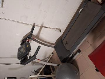 Sport en fitness loopband. beschikbaar voor biedingen