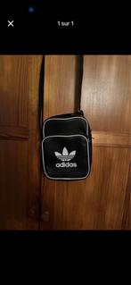 Sacoche adidas rétro, Bijoux, Sacs & Beauté, Sacs | Sacs à bandoulière, Enlèvement, Comme neuf