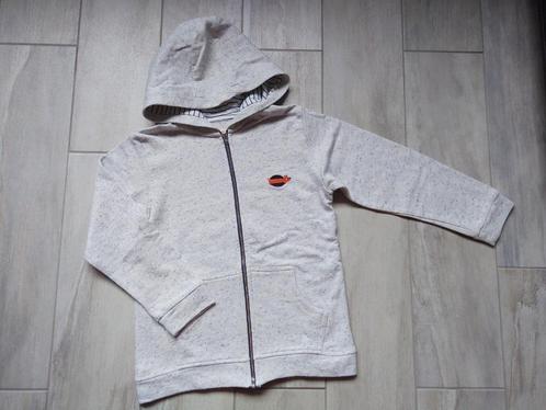 ★ M128 - Trui met kap filou & friends, Kinderen en Baby's, Kinderkleding | Maat 128, Zo goed als nieuw, Jongen, Trui of Vest, Ophalen of Verzenden