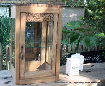 Retro vintage antieke oude vitrine artdeco toonbankkast beschikbaar voor biedingen