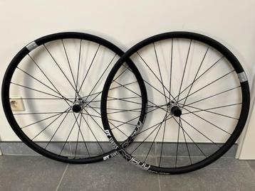 DT Swiss GR 1600 SPLINE 25 Wielset Gravel/Road – Shimano HG beschikbaar voor biedingen