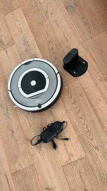 iRobot Roomba  disponible aux enchères