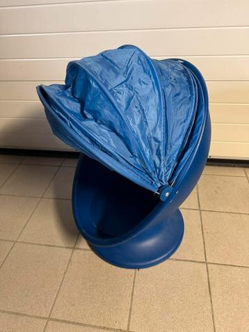 Draai stoel / zetel ei vorm beschikbaar voor biedingen