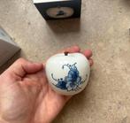 Royal Blue ceramic apple 6 cm, Huis en Inrichting, Ophalen of Verzenden, Zo goed als nieuw