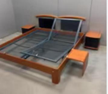 Auping pakket 2 nachtkastjes + 1 legplank + hoofdbord beschikbaar voor biedingen