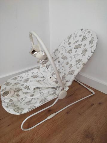 Mamas en Papas baby wipstoeltje met trilfunctie beschikbaar voor biedingen
