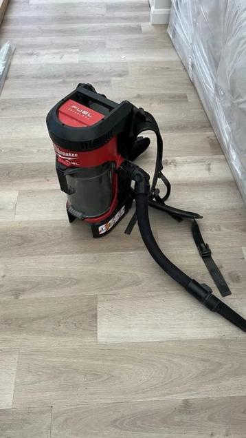 Milwaukee Back Pack Vacuum Hoover beschikbaar voor biedingen