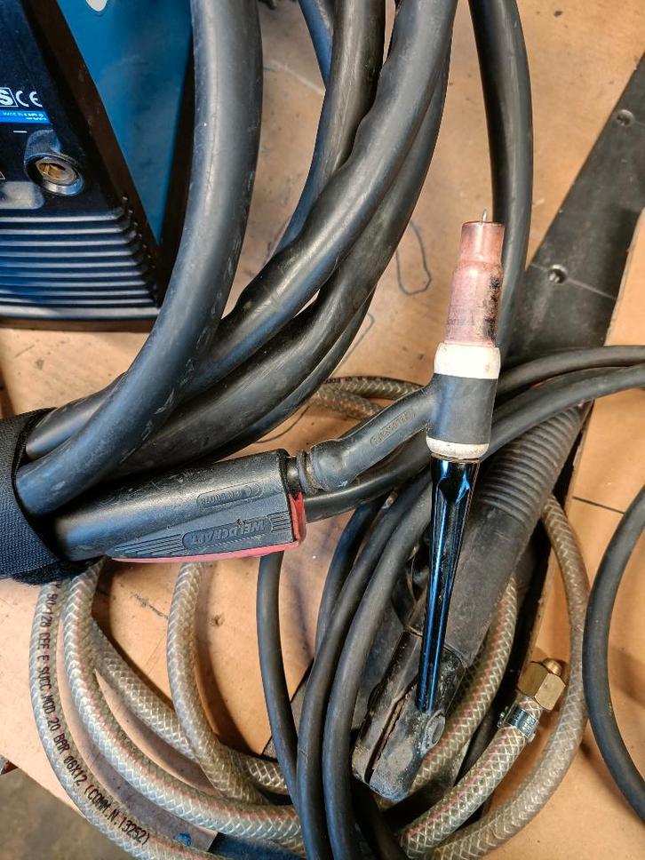 TIG toorts + ontspanner menggas/argon, Bricolage & Construction, Outillage | Soudeuses, Utilisé, Tig, 150 à 250 ampères, Enlèvement