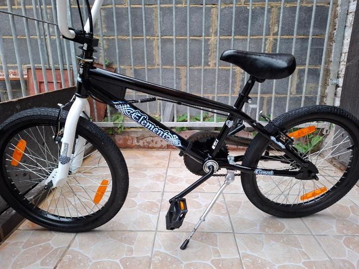 bmx noir et blanc état neuf prêt a rouler, Vélos & Vélomoteurs, Vélos | BMX & Freestyle, Comme neuf, 16 à 20 pouces, Guidon à 360°