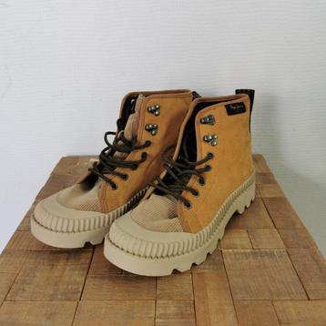 Schoenen beschikbaar voor biedingen