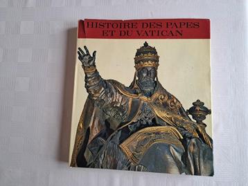 Boek "Histoire des Papes et du Vatican" door Ch. Hollis beschikbaar voor biedingen