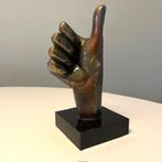 beeld kunst duim hand steen troffee boekensteun, Enlèvement ou Envoi